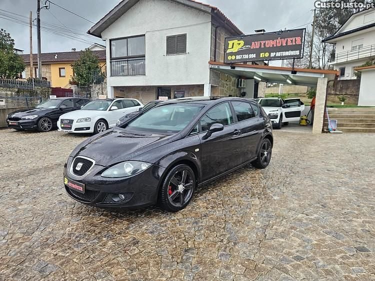 Preto Usado 2007 Seat Leon Sport Citadino | € 5.000 (Preço justo) - Imagem 1/1