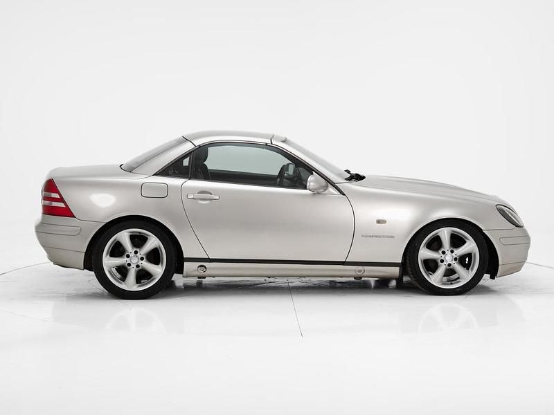 Usado Mercedes 200 136 HP (100 kW) 1998 Cinzento