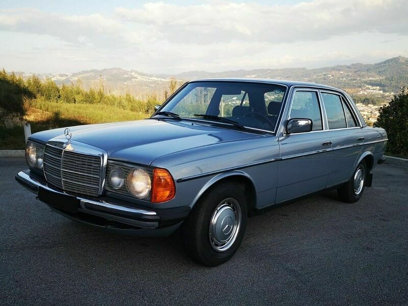 Cinza Usado 1982 Mercedes E200 Sedan | € 15.250 - Imagem 1/4