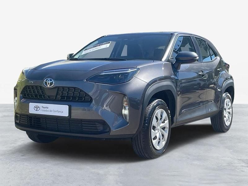 Cinza (pintura metalizada) Usado 2024 Toyota Yaris Comfort | € 25.750 (Preço justo) - Imagem 1/4