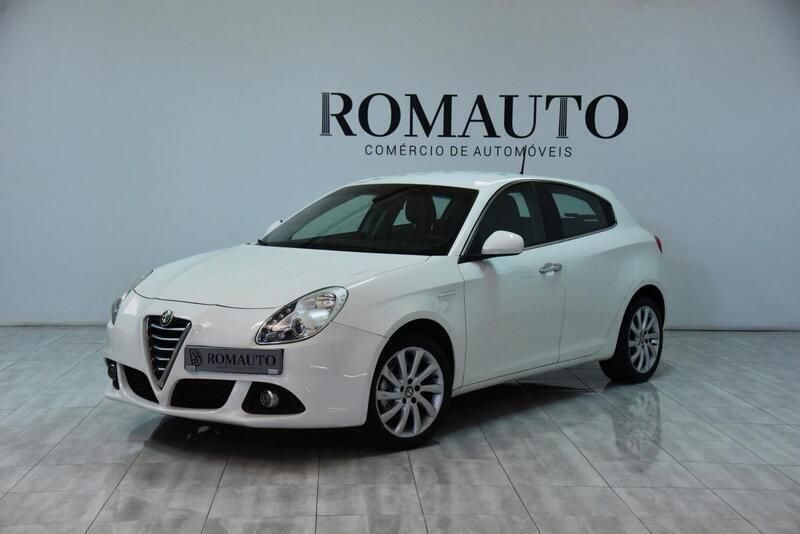 Branco Usado 2016 Alfa Romeo Giulietta Citadino | € 13.800 (Preço elevado) - Imagem 1/4