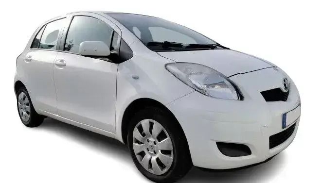 Outra Usado 2010 Toyota Yaris Comfort Citadino | € 10.800 - Imagem 1/4