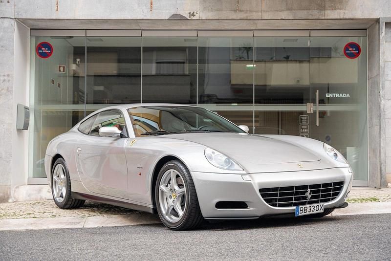 Usado Ferrari 612 540 HP (397 kW) 2005 Cinzento Coupé