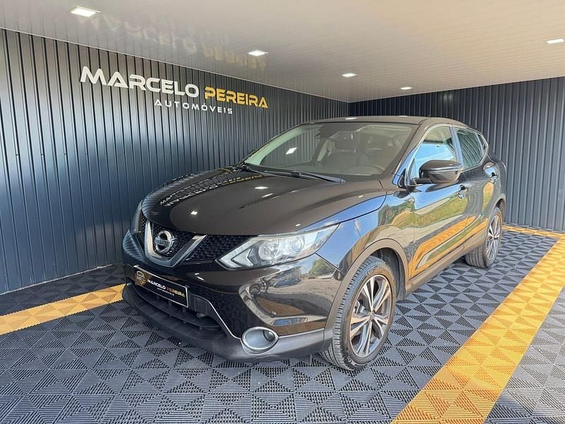 Preto Usado 2016 Nissan Qashqai N-Connecta SUV | € 14.990 (Preço justo) - Imagem 1/4