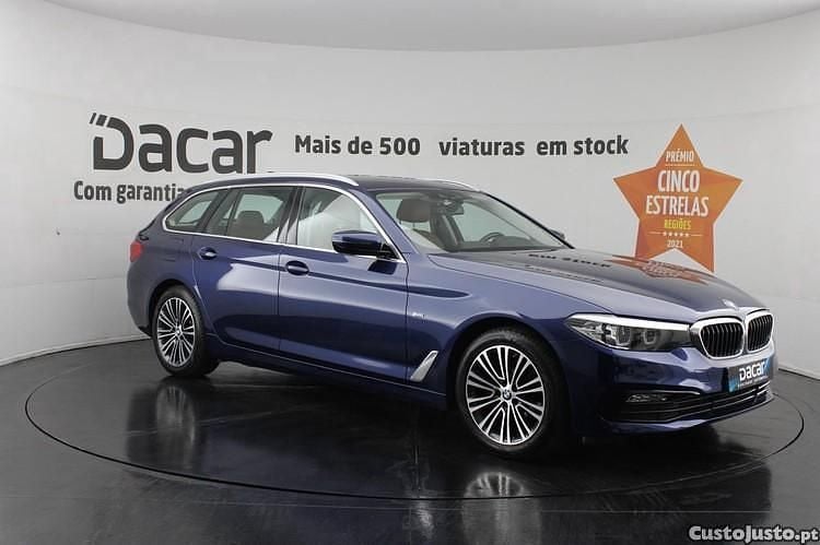 Azul Usado 2018 BMW 520 Sport Line Carrinha | € 26.999 (Preço justo) - Imagem 1/1