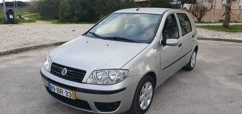 Usado 2006 Fiat Punto Sedan | € 1.800 (Preço justo) - Imagem 1/4