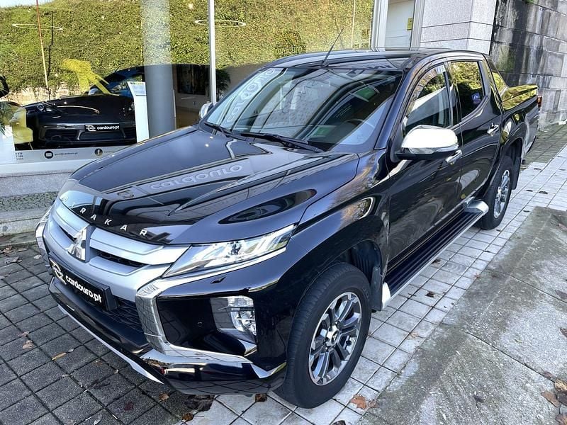 Usado Mitsubishi L200 150 HP (110 kW) 2022 Preto cinzento, preto Pickup