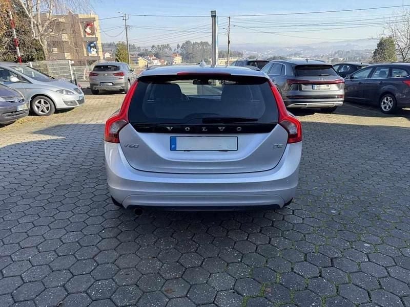 Usado Volvo V60 120 HP (88 kW) 2015 Cinzento Carrinha