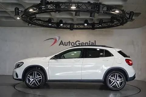 Usado Mercedes GLA180 Urban 109 HP (80 kW) 2017 Branco SUV