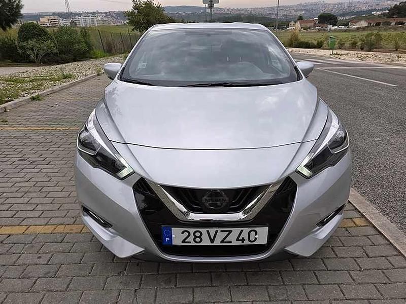 Usado Nissan Micra 101 HP (74 kW) 2019 Cinzento Citadino