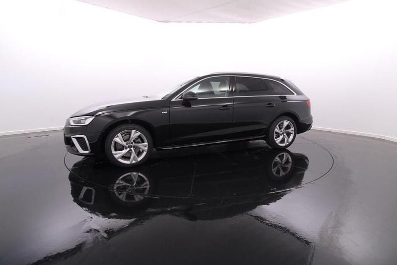 Preto Usado 2023 Audi A4 S-Line Carrinha | € 42.900 - Imagem 1/4