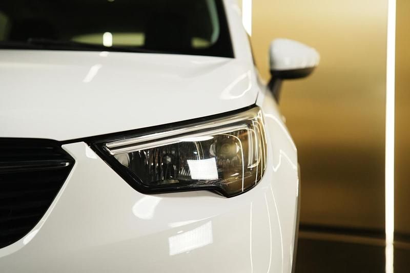 Usado Opel Crossland X Edition 110 HP (80 kW) 2018 Branco SUV