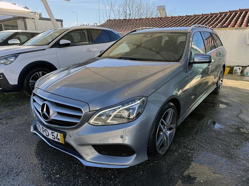 Usado Mercedes E300 Avantgarde 231 HP (169 kW) 2014 Cinza Carrinha