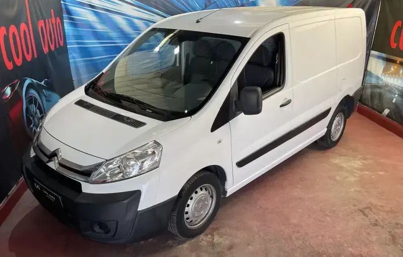 Branco Usado 2016 Citroën Jumpy Monovolume | € 11.000 - Imagem 1/4