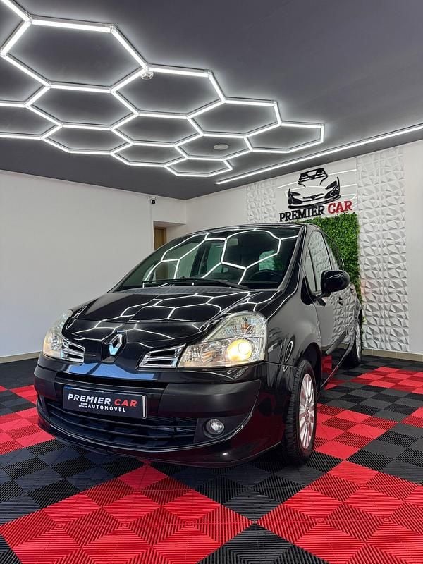 Preto Usado 2011 Renault Modus Dynamique Monovolume | € 4.900 - Imagem 1/4