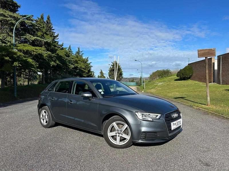 Usado Audi A3 Sport 116 HP (85 kW) 2019 Cinza Sedan