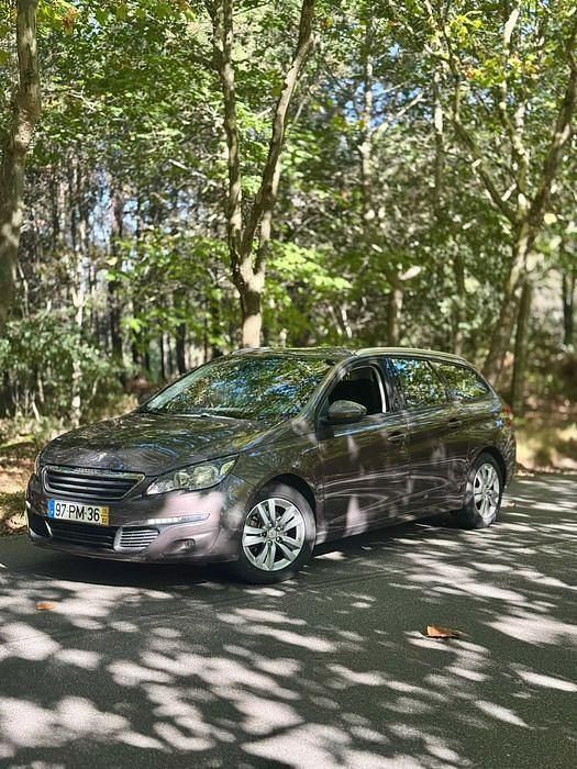 Usado 2015 Peugeot 308 Active Sedan | € 8.900 (Preço justo) - Imagem 1/4