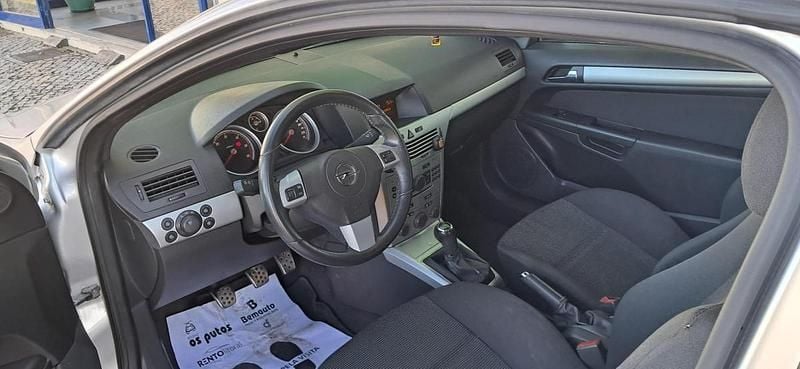 Usado Opel Astra 90 HP (66 kW) 2008 Cinzento