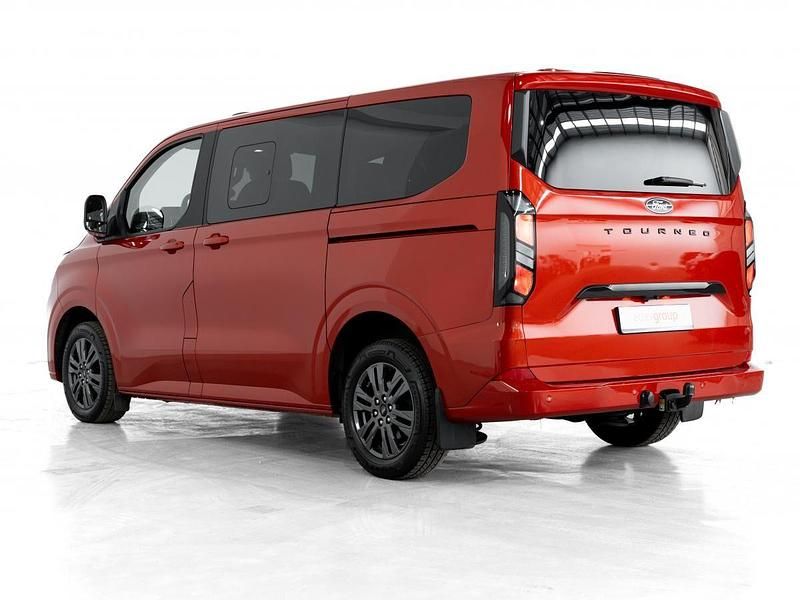 Usado Ford Transit Titanium 136 HP (100 kW) 2024 Vermelho Monovolume