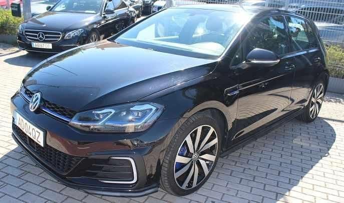 Preto Usado 2020 VW Golf VII Citadino | € 23.700 (Preço justo) - Imagem 1/2