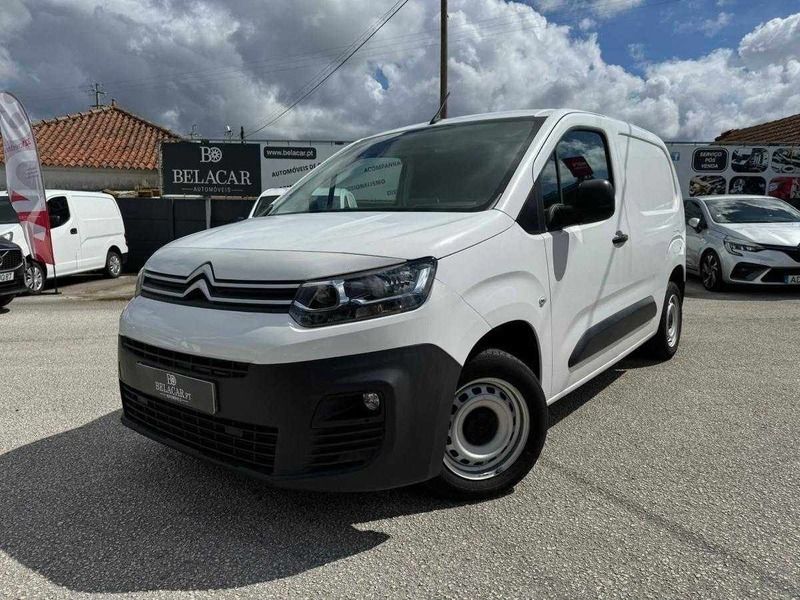 Branco Usado 2019 Citroën Berlingo Monovolume | € 16.900 - Imagem 1/4