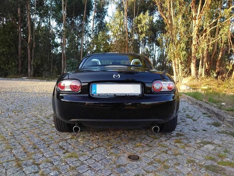 Usado Mazda MX5 160 HP (117 kW) 2008 Preto Cabrios