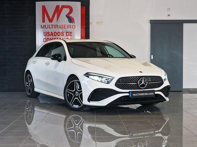 Branco Usado 2023 Mercedes A200 AMG line Sedan | € 32.250 (Preço justo) - Imagem 1/4