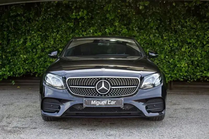 Usado Mercedes E300 AMG line 245 HP (180 kW) 2019 Preto Sedan