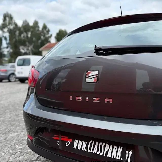 Usado Seat Ibiza Style 75 HP (55 kW) 2011 Cinza escuro