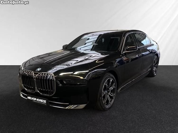 Preto Usado 2024 BMW 750e Sedan | € 105.900 - Imagem 1/1