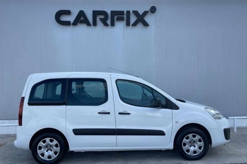 Branco Usado 2017 Peugeot Partner Monovolume | € 18.499 - Imagem 1/4