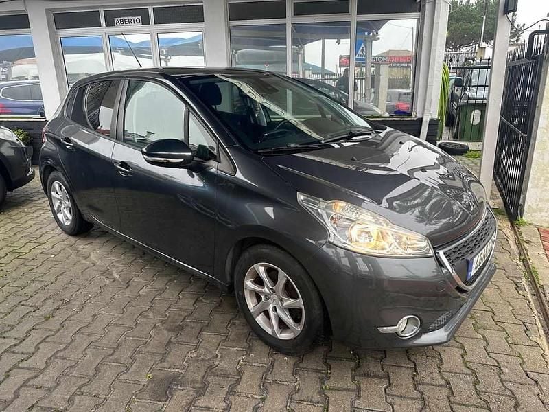 Usado Peugeot 208 82 HP (60 kW) 2013 Cinzento Citadino