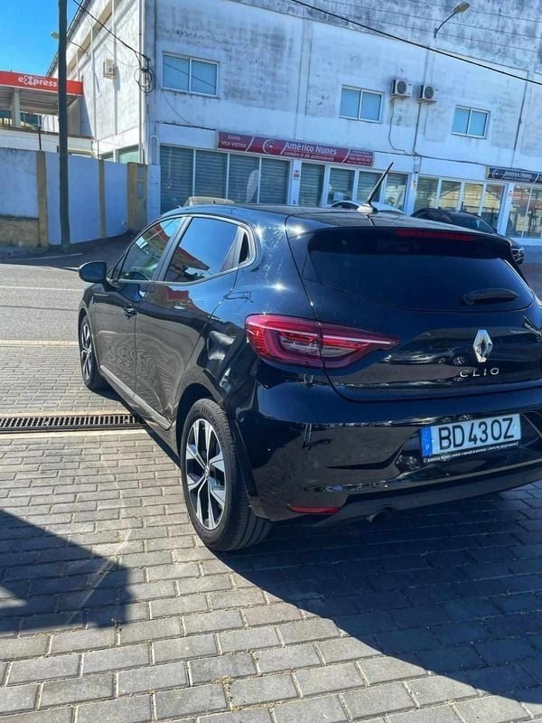 Usado Renault Clio V 100 HP (73 kW) 2023 Preto