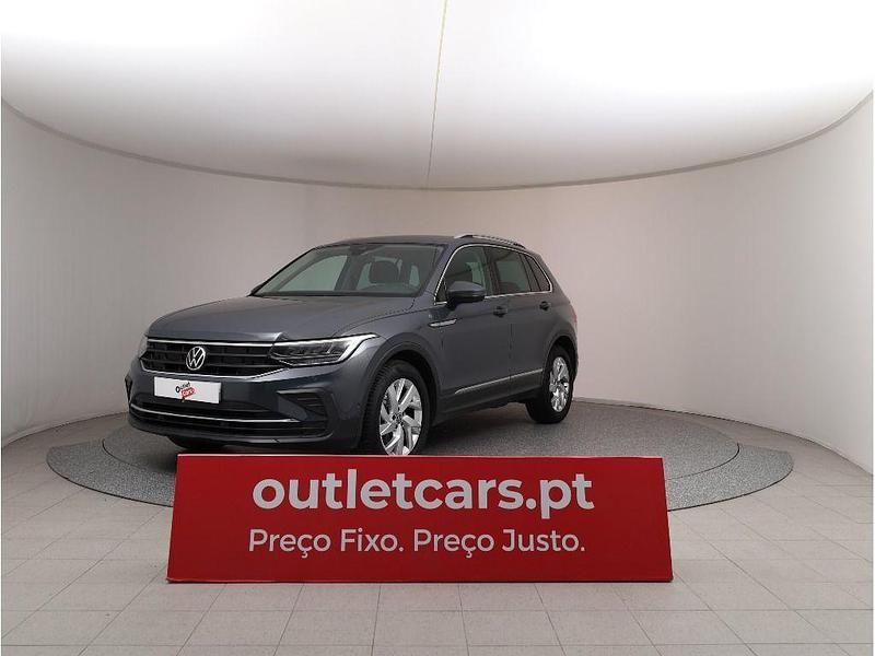 Cinzento escuro Usado 2020 VW Tiguan Life SUV | € 21.950 (Preço justo) - Imagem 1/4