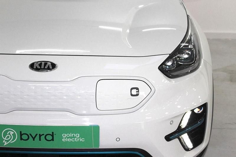 Usado Kia e-Niro 150 kW (204 HP) 2020 Branco SUV