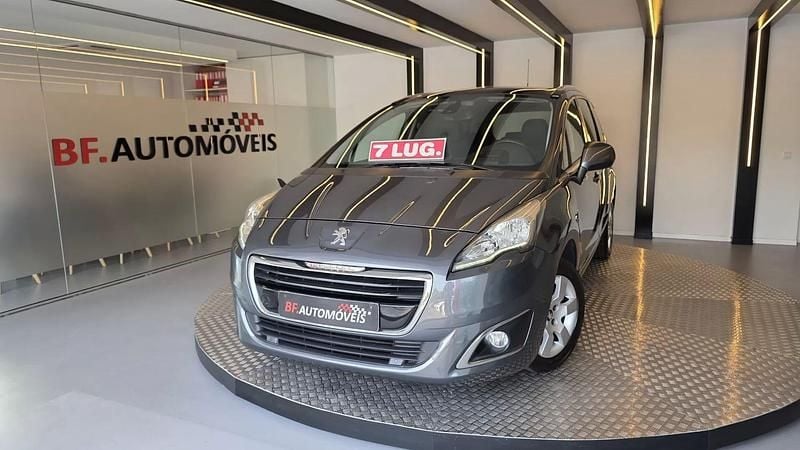 Cinzento Usado 2014 Peugeot 5008 Allure Monovolume | € 9.500 (Bom preço) - Imagem 1/4