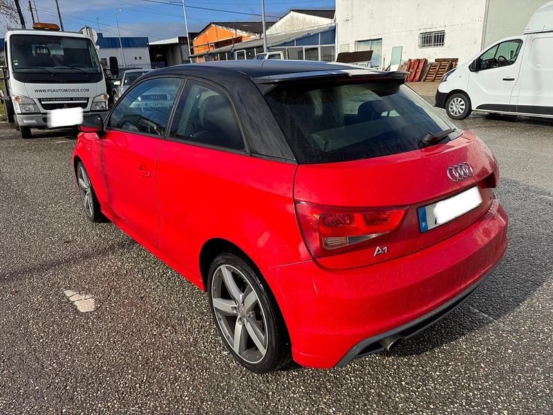 Usado Audi A1 S-Line 90 HP (66 kW) 2014 Vermelho Citadino
