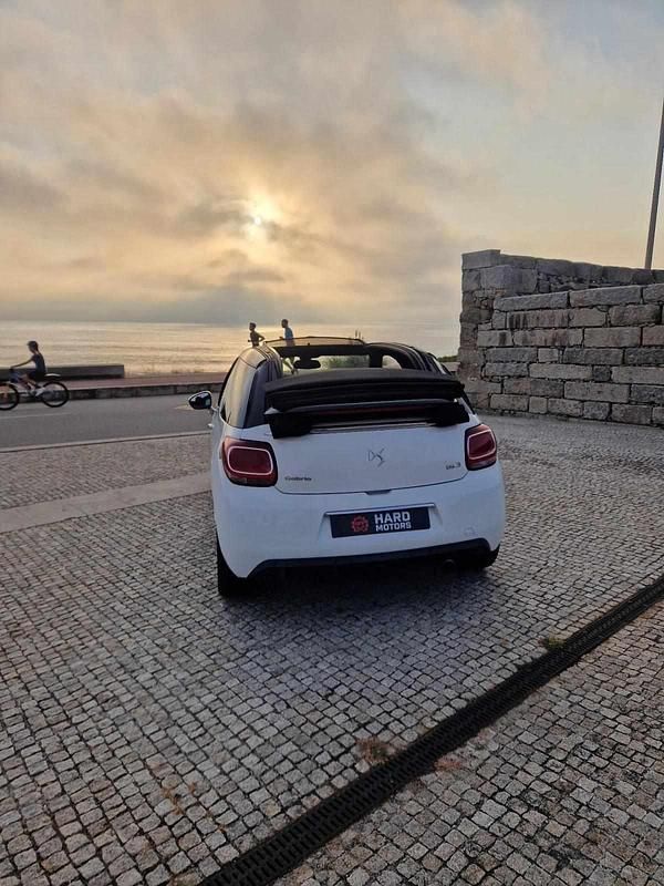 Branco Usado 2015 DS Automobiles DS3 | € 8.900 (Bom preço) - Imagem 1/4