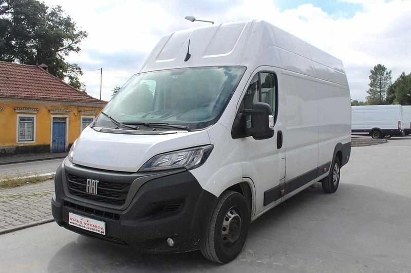 Branco Usado 2023 Fiat Ducato Van | € 21.900 (Caro) - Imagem 1/4