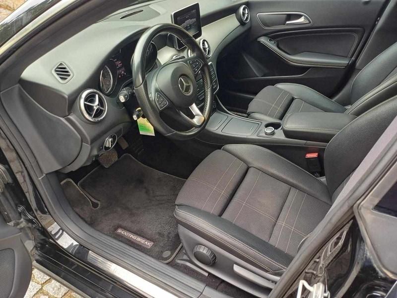 Usado Mercedes CLA200 Shooting Brake 136 HP (100 kW) 2015 Preto Carrinha