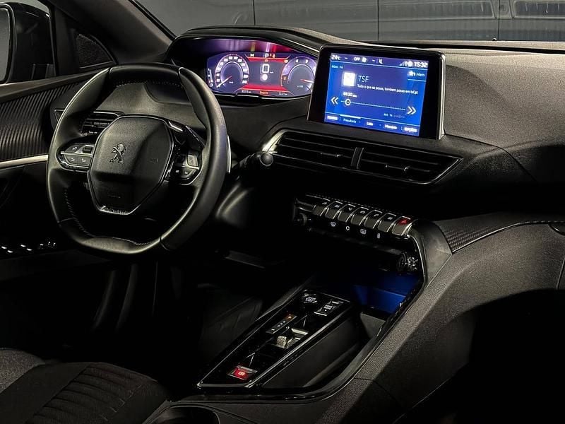 Usado Peugeot 5008 Active 130 HP (95 kW) 2023 Cinza Monovolume