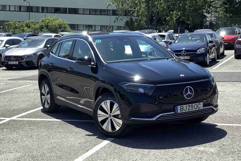 Preto Usado 2024 Mercedes EQA250 AMG line SUV | € 49.900 (Caro) - Imagem 1/4