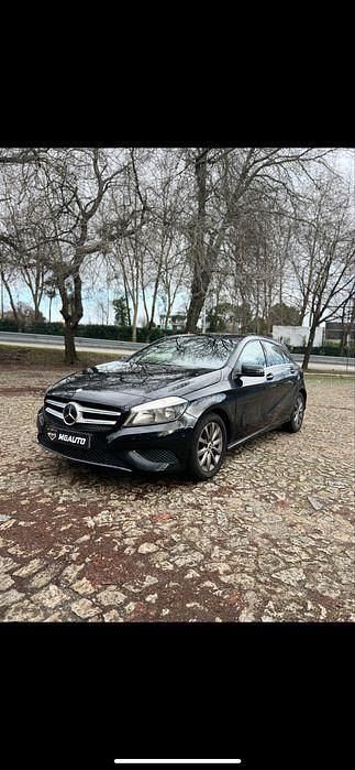Usado Mercedes A160 Style 90 HP (66 kW) 2014 Sedan