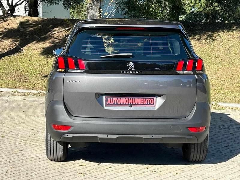 Usado Peugeot 5008 130 HP (95 kW) 2023 Antracite SUV