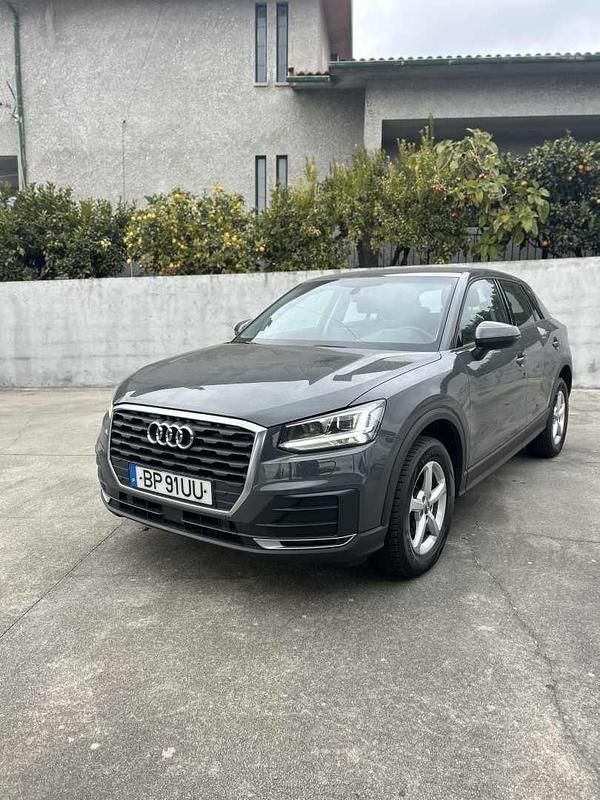 Cinzento Usado 2020 Audi Q2 SUV | € 20.500 - Imagem 1/4