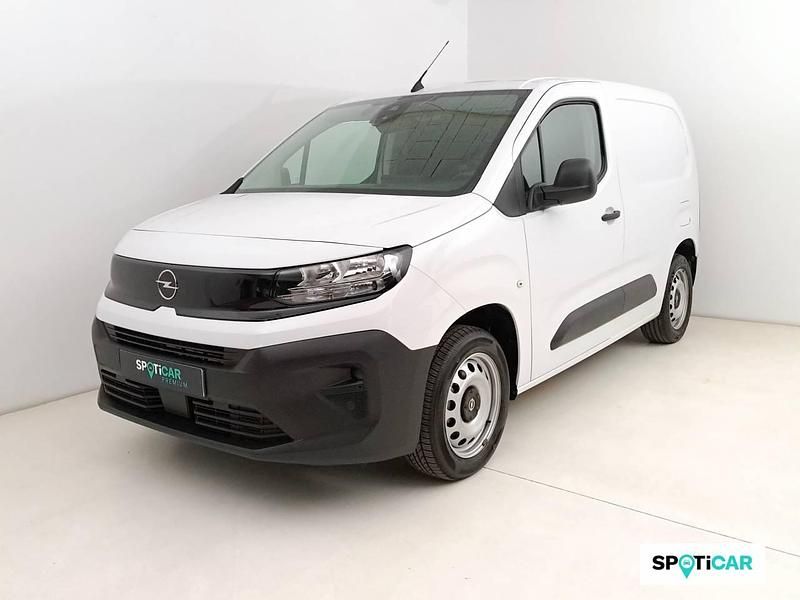 Usado Opel Combo 100 HP (73 kW) 2025 Branco Sedan
