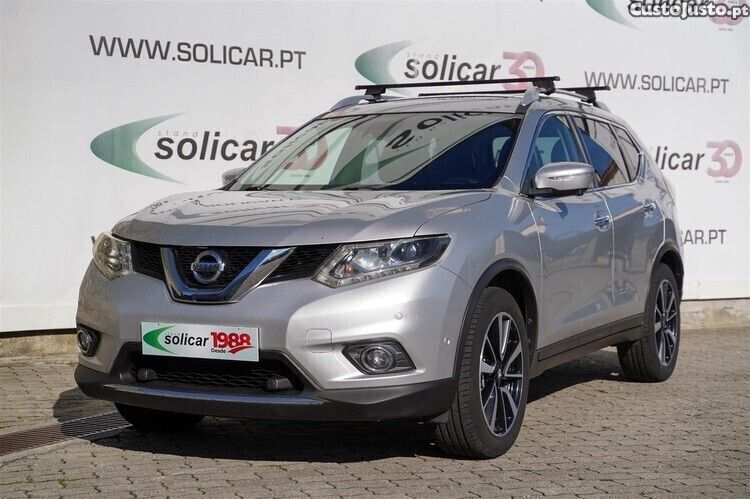 Cinza Usado 2015 Nissan X-Trail N-Connecta SUV | € 18.500 (Preço justo) - Imagem 1/1