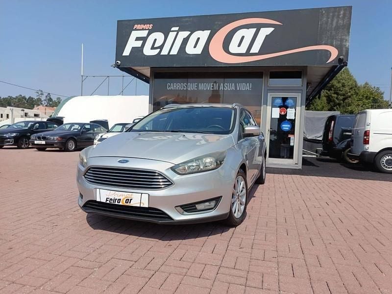 Usado Ford Focus Titanium 120 HP (88 kW) 2015 Cinza prata Carrinha