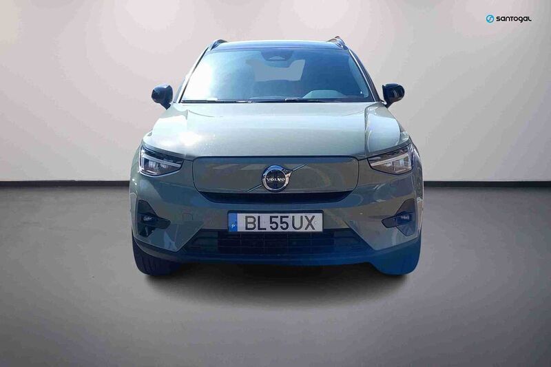 Verde Usado 2024 Volvo XC40 SUV | € 49.900 (Caro) - Imagem 1/4