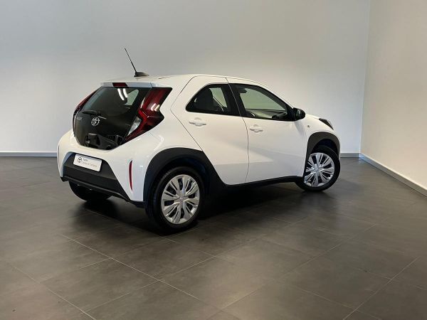 Usado Toyota Aygo X X-play 72 HP (52 kW) 2022 Branco antártida SUV